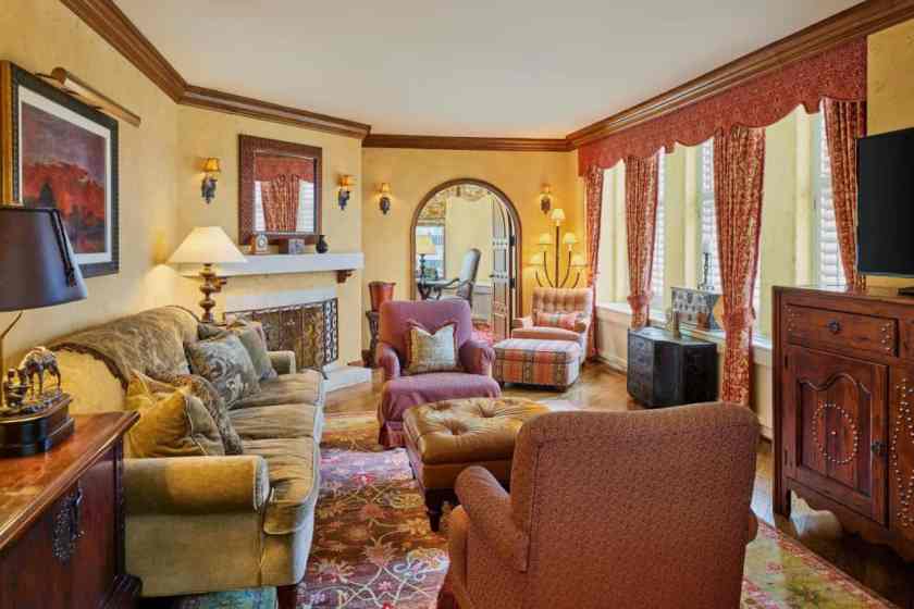 Brown Palace Hotel and Spa Lounge