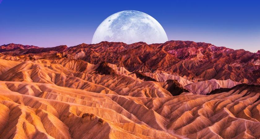 19 Amazing Places to Visit in November in the USA 16 Death Valley with Moon