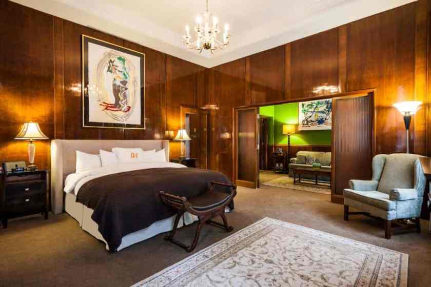 LHotel Guest Room