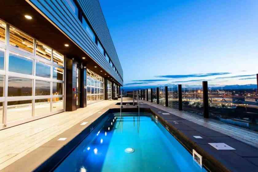 Source Hotel Swimming Pool