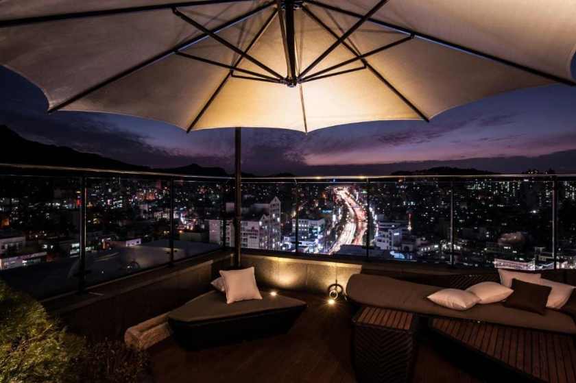 SR Hotel Sadang rooftop bar