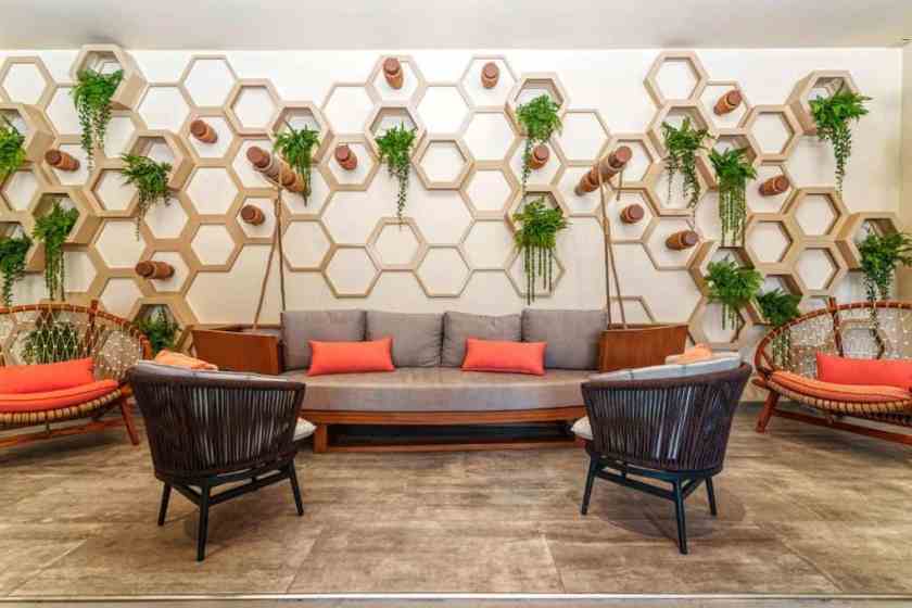 Virgin Hotel Curio Collection by Hilton Bar