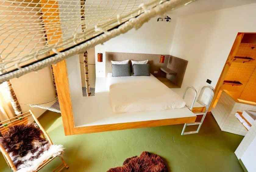 Volkshotel Guest Bedroom