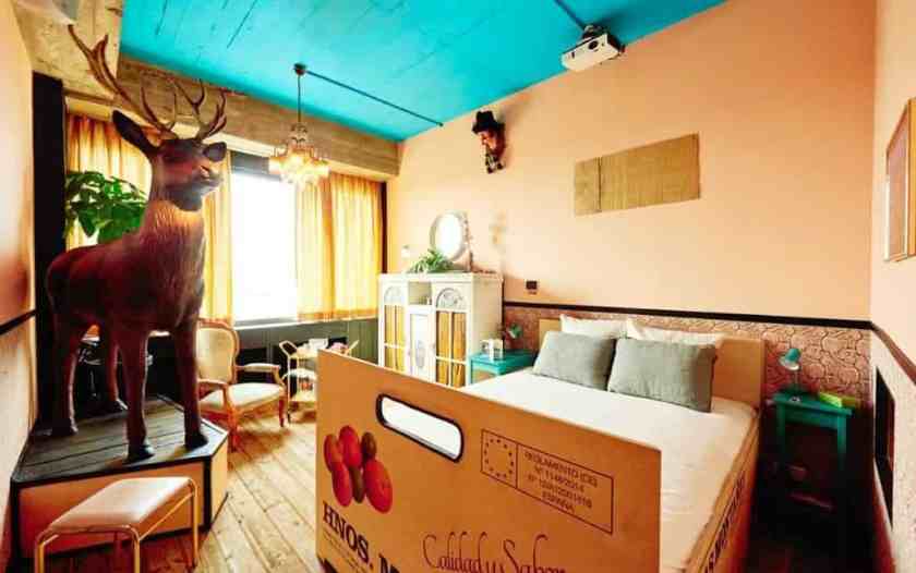 Volkshotel Guest Room